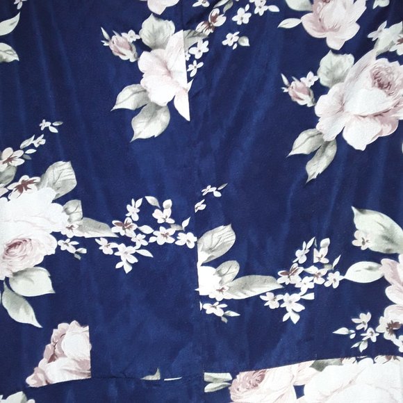 Women's Floral Faux Wrap Dress - Picture 4 of 6